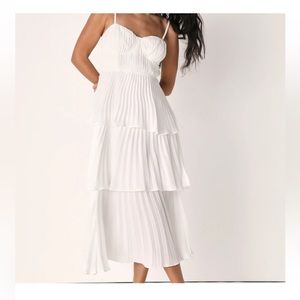 Lulus tiered midi dress